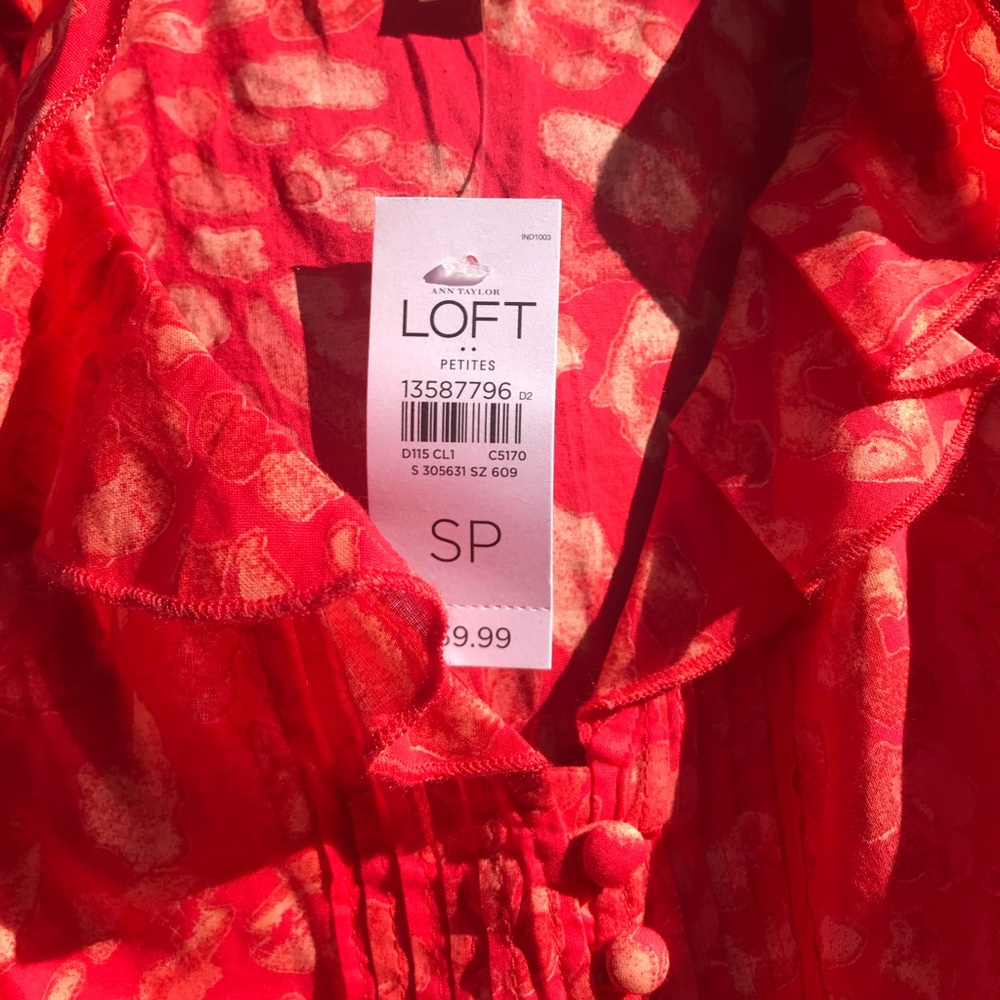 Loft - Size: Medium Top.